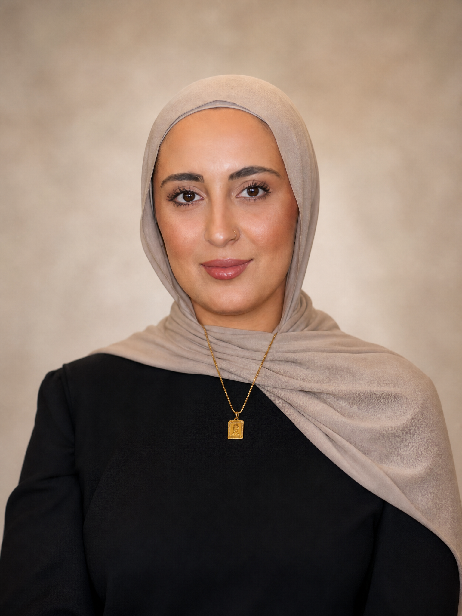 Fatima I., Executive Director at Apex Co.